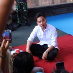 wapres-gibran-rakabuming-raka-mengunjungi-pos-pengungsian-korban-banjir-di-banjar-sedana-mertha-kelurahan-ubung-denpasar-jumat-1757652646948_169