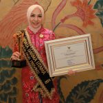 Bunda PAUD Kalsel Raih Penghargaan Tertinggi Nasional, Bukti Komitmen Bangun PAUD Berkualitas 8a2d66d3-0f3f-47b6-8fb6-8bbf69070dce-1365×2048-1